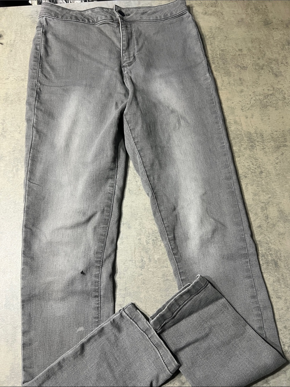 Forever 21 Men's Gray Slim Straight Jeans